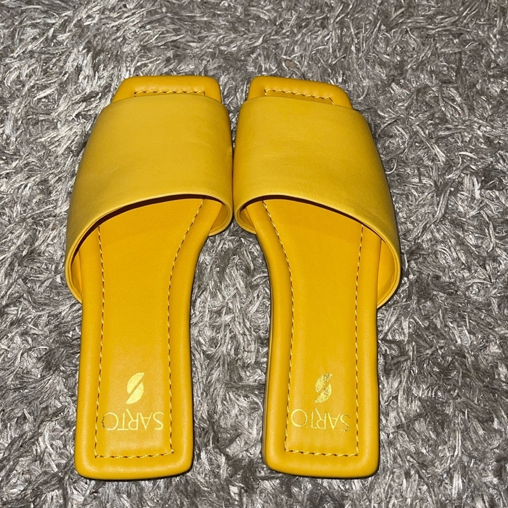 Frank Sarto Bordo Yellow Slides/Sandal Size 7M NWOB
